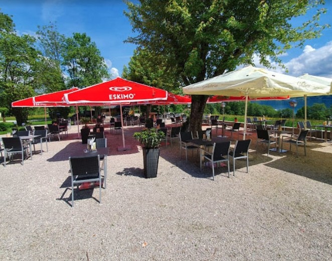 Terrasse von DON BAK mit Seeblick